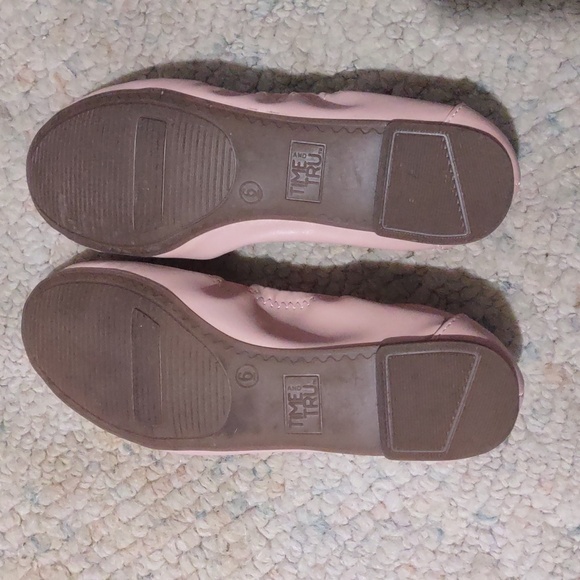 Pink flats - Picture 3 of 3